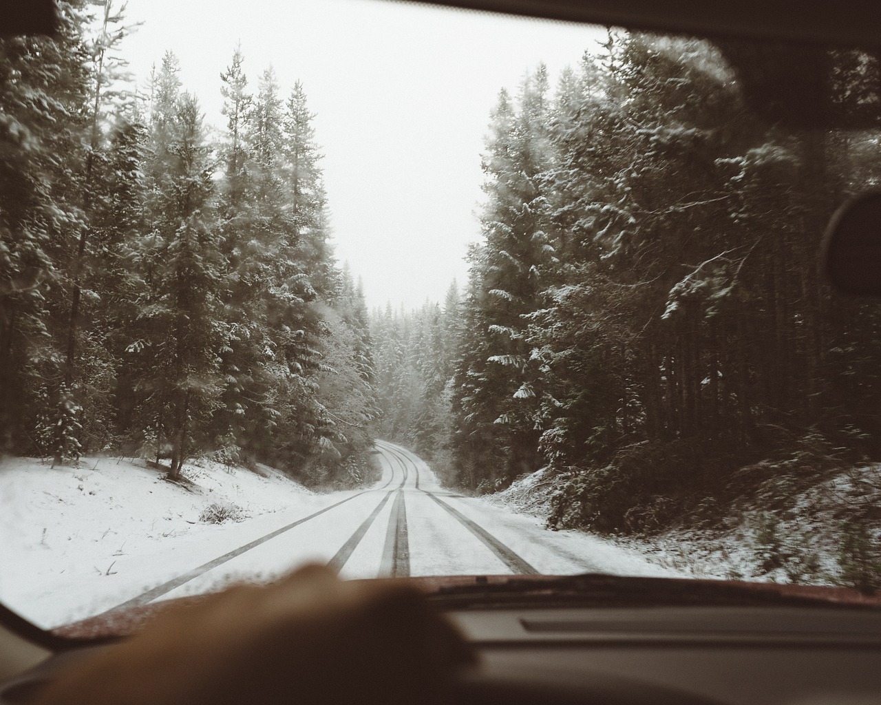 Kelias, Kelias, Sniegas, Žiema, Medžiai, Augalas, Gamta, Miškas, Automobilis, Nemokamos Nuotraukos
