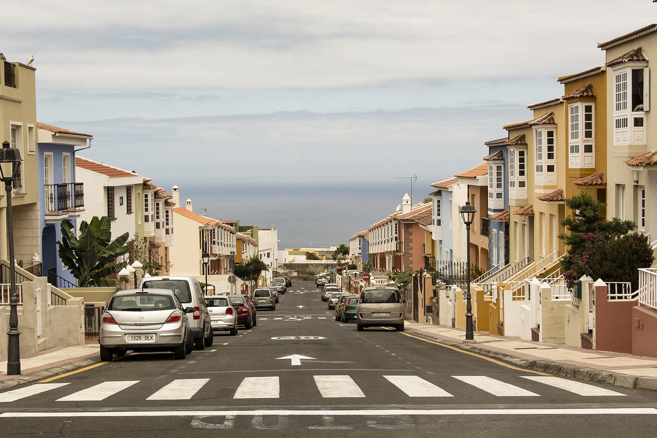 Kelias, Automobiliai, Pėsčiųjų Perėja, Transporto Priemonės, Eismas, Parkas, Automobilių Stovėjimo Aikštelė, Nuotaika, Fuerteventura, Automobilių Eismas