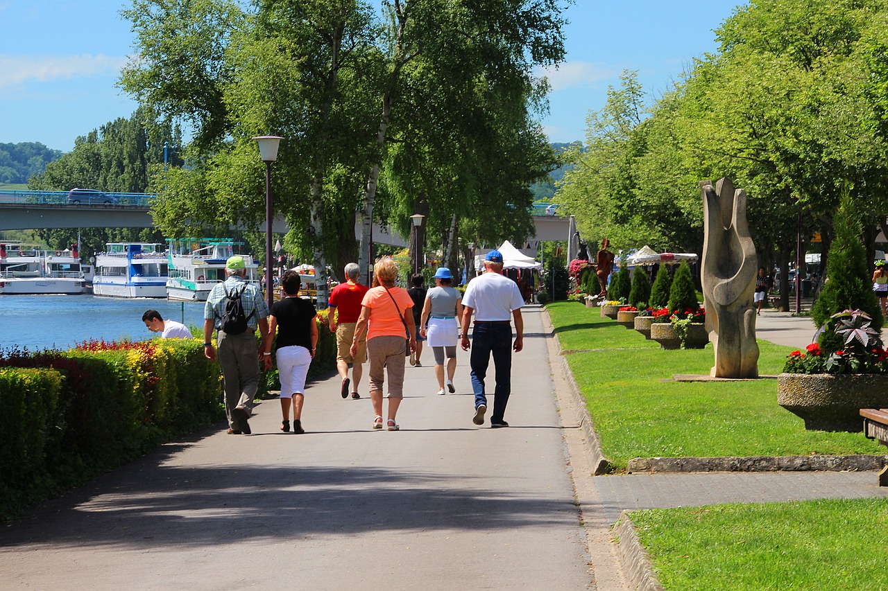 Kelių,  Medis,  Vasara,  Miestas,  Laisvalaikis,  Promenade,  Remich,  Liuksemburgas,  Daugiau,  Išsaugojimas