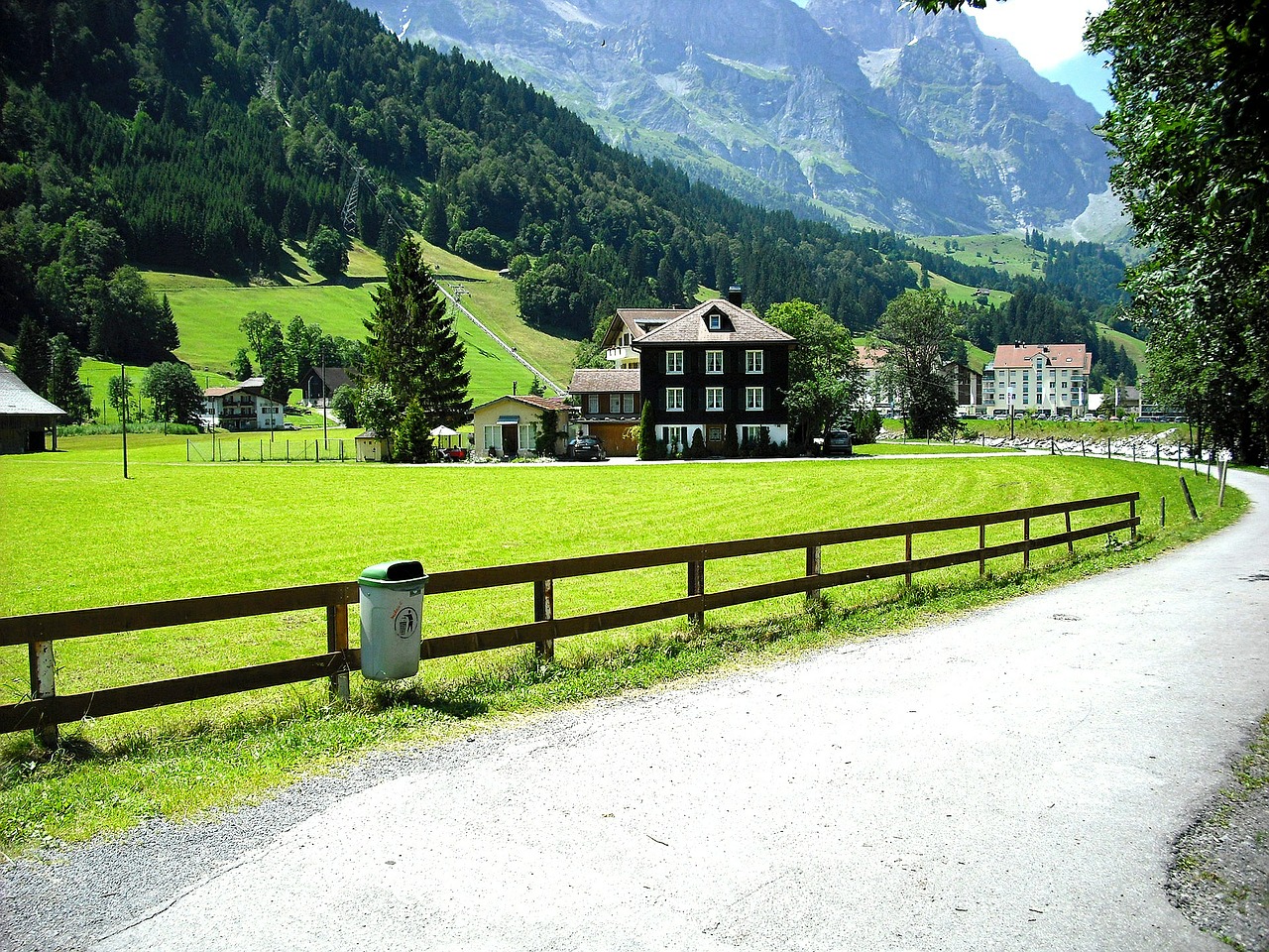 Kelias Per Kaimą, Namas Kalnuose, Swiss, Liucernos, Šveicarija, Kaimo Kelias, Peizažas, Žolė, Vasara, Nemokamos Nuotraukos