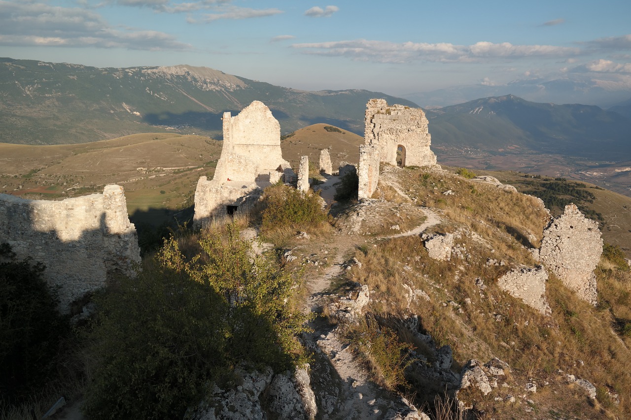 Rocca Calascio, Pilis, Sienos, Abruzzo, Nemokamos Nuotraukos,  Nemokama Licenzija