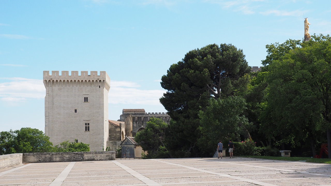 Katedros Rokeris, Sodas, Parkas, Bokštas, Tvirtovė, Palais Des Papes, Statula, Jaunosios Mari Statula, Mergelė Marija, Auksinis