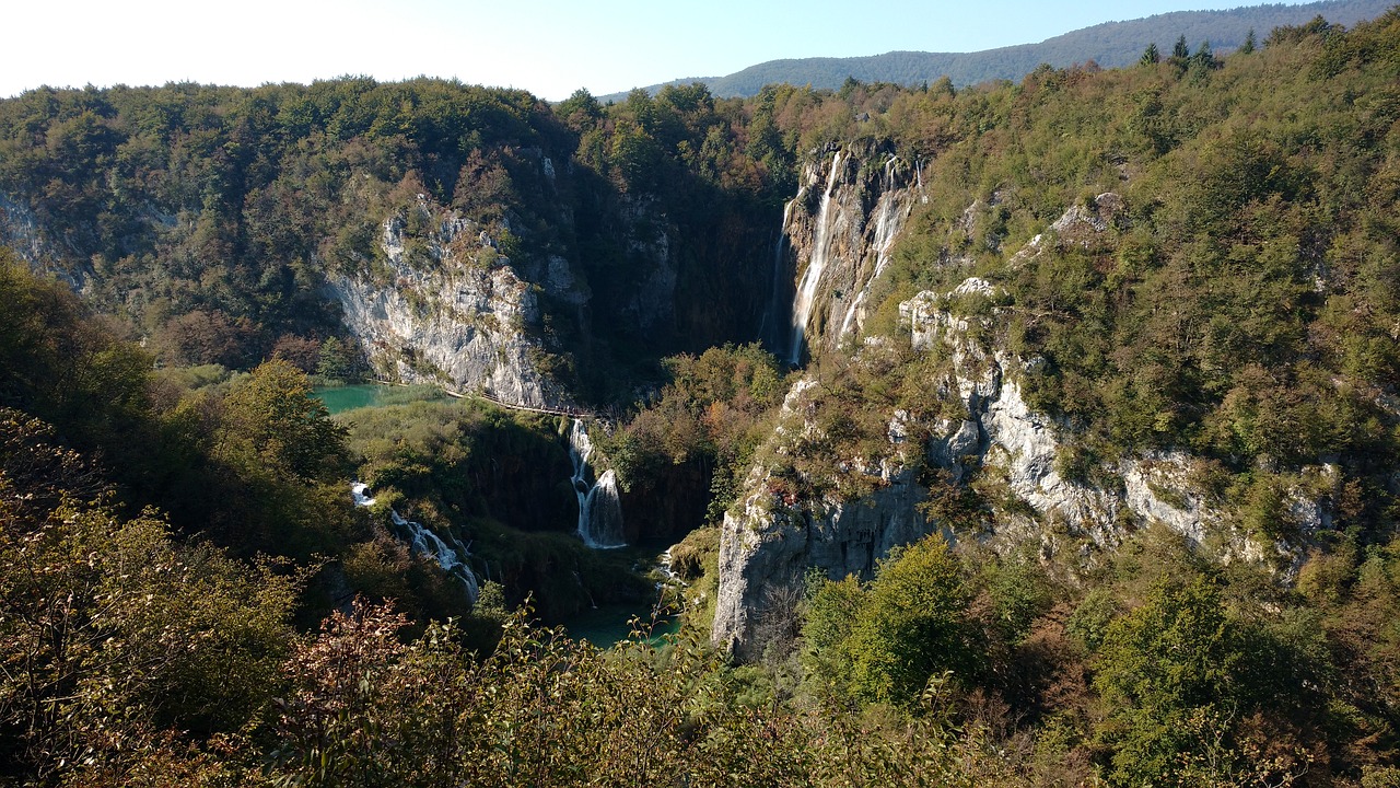 Akmenys, Slėnis, Kalnas, Žalias, Žolė, Medžiai, Plitvice, Kroatija, Nemokamos Nuotraukos,  Nemokama Licenzija