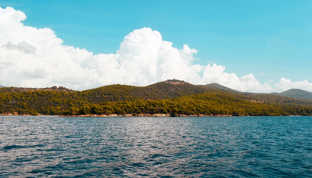 Romanija, Ežeras, Vanduo, Dangus, Debesys, Kraštovaizdis, Vaizdingas, Miškas, Medžiai, Miškai