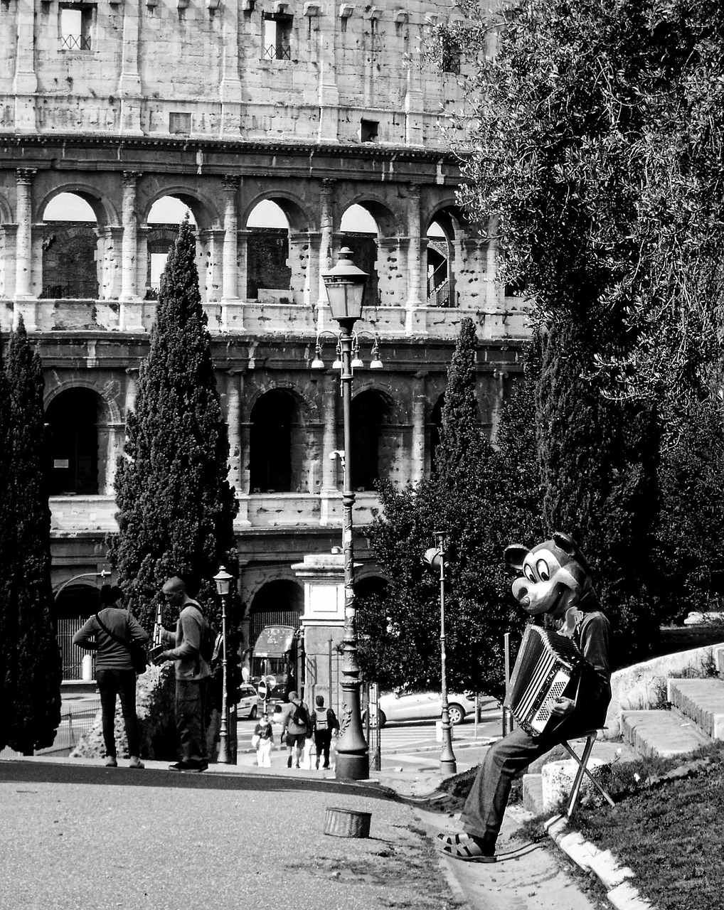 Roma, Lazio, Italy, Kolosas, Gatvių Fotografija, Gatvės Atlikėjas, Juoda Ir Balta, Miesto Kelias, Suaugęs, Architektūra