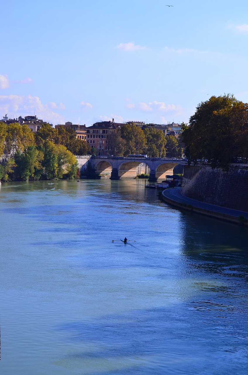 Roma, Tiber, Tiltas, Upė, Vasara, Diena, Žalumos, Valtis, Valtys, Kraštovaizdis