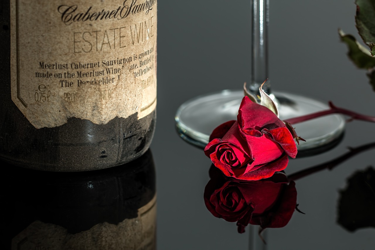Rožė, Vynas, Raudona, Romantiškas, Butelis, Gerti, Stiklas, Vintage, Raudona Roze, Vyno Taurė