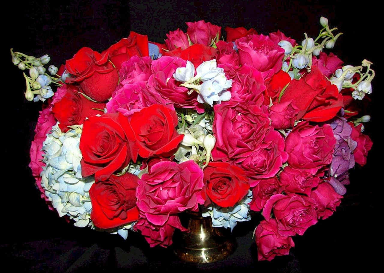 Rožės, Puokštė, Centerpiece, Gėlės, Išdėstymas, Žiedas, Žydi, Raudona, Balta, Apdaila