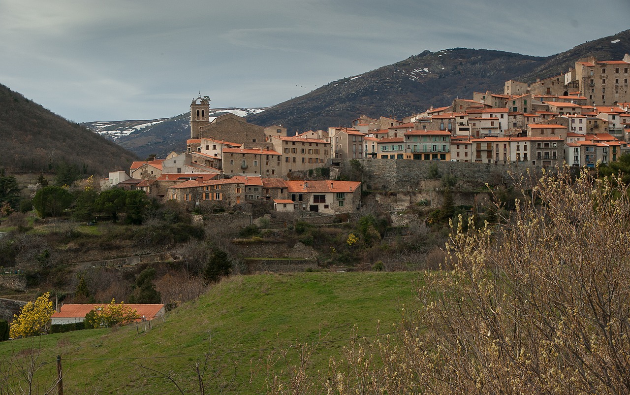 Roussillon, Viduramžių Kaimas, Pyrénées, Į Pietus Nuo Prancūzijos, Nemokamos Nuotraukos,  Nemokama Licenzija