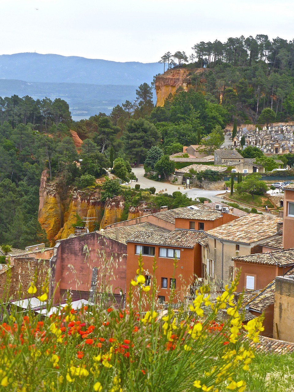 Roussillon, Kaimas, Raudona, Stogai, Gėlės, Žydi, France, Provence, Istorinis, Turizmas