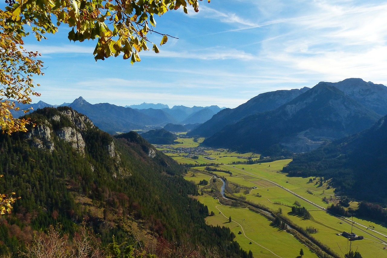 Sugadinti Falkenstein, Zirmgrat, Straußberg, Vulture Heads, Pasivalu, Vils, Alpspitze, Zugspitze, Tannheimer Kalnai, Ruduo