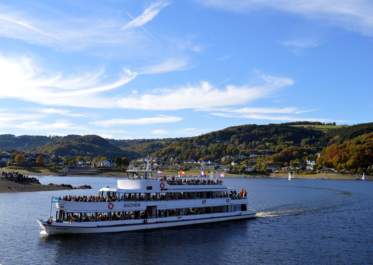 Rurtalsperre, Schwammenauel, Eifel, Ežeras, Vanduo, Vokietija, Laivas, Ekskursijos Laivas, Kraštovaizdis, Ruduo