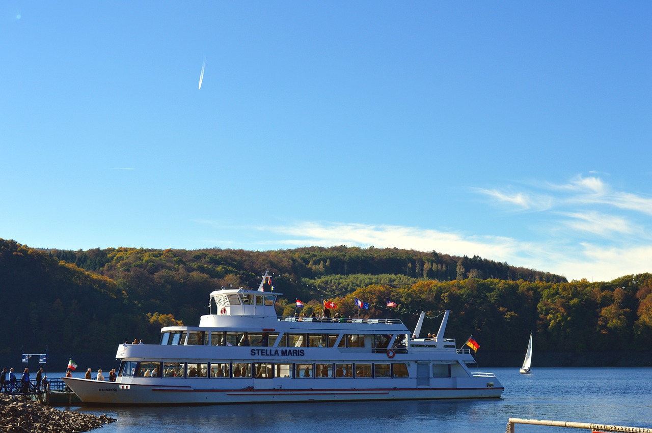 Rurtalsperre, Schwammenauel, Eifel, Ežeras, Vanduo, Vokietija, Laivas, Ekskursijos Laivas, Kraštovaizdis, Ruduo