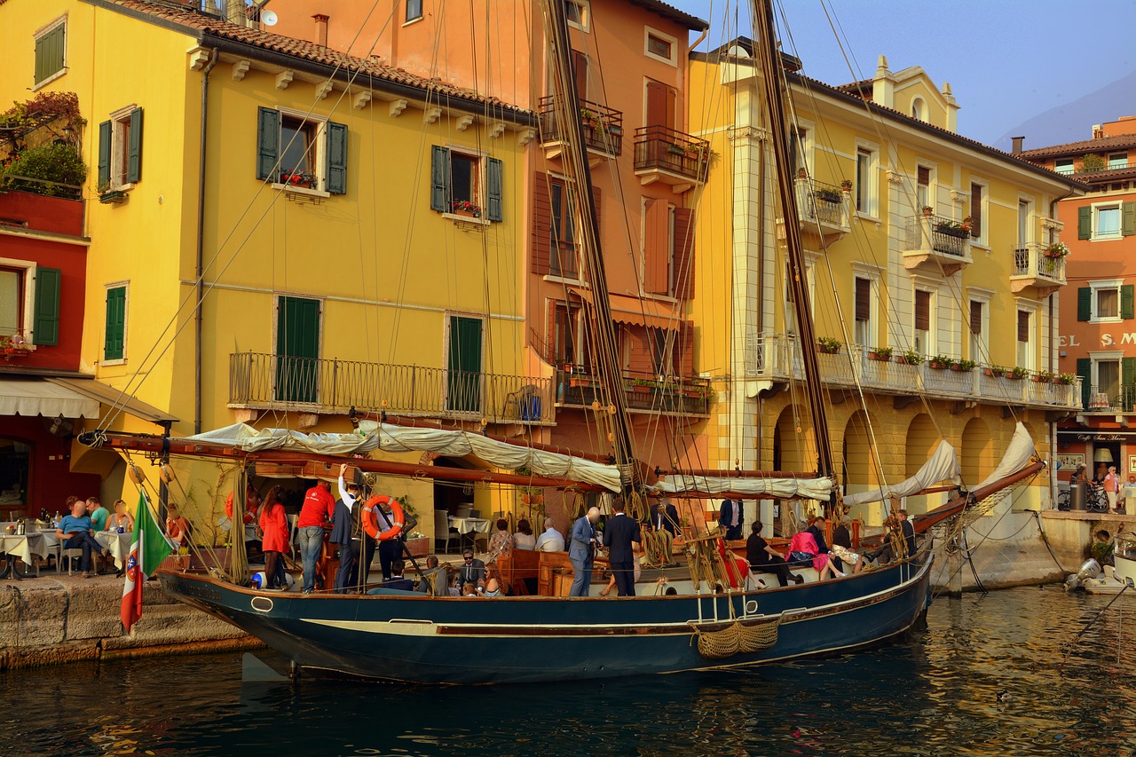 Buriuotojas, Porto, Turistai, Valtis, Malcesine, Garda, Italy, Ežeras, Naršyti, Nemokamos Nuotraukos