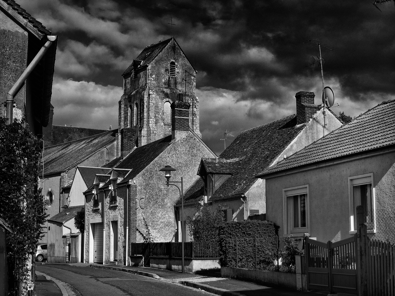 Saint-Laurent-Nouan, France, Miestas, Pastatai, Namai, Bažnyčia, Architektūra, Juoda Ir Balta, Dangus, Debesys