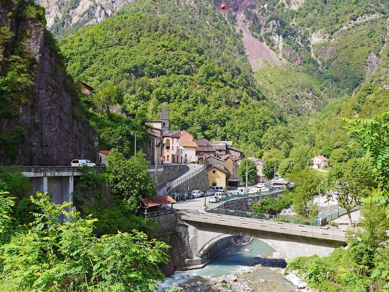 Saint-Sauveur-Sur-Tinée, Jūrų Alpės, Į Pietus Nuo Prancūzijos, Kaimas, Tiltas, Tinée, Kalnų Upė, Upės Slėnis, Alpių, Aukšti Kalnai