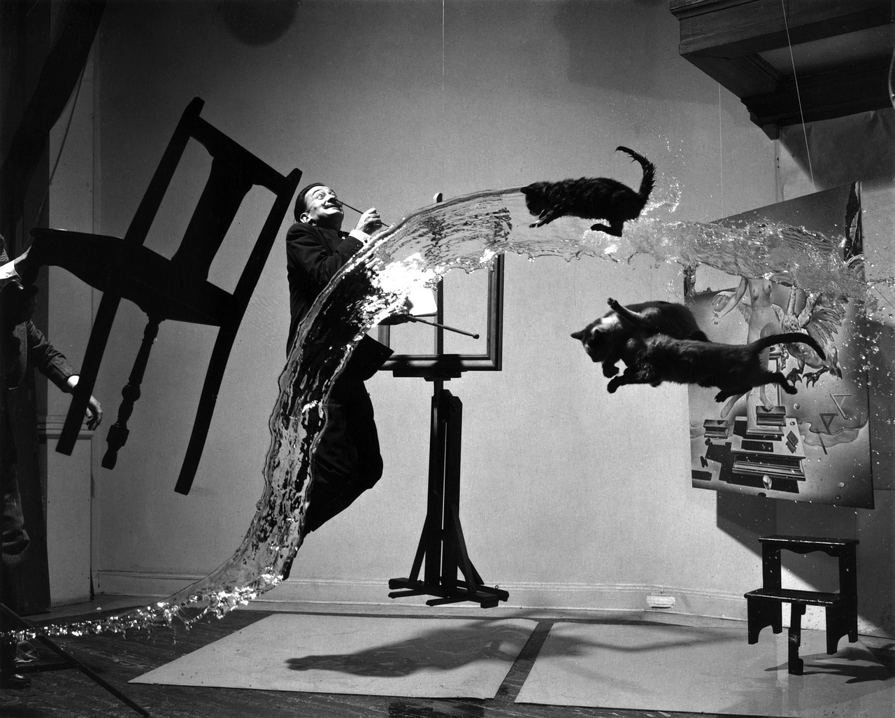 Salvador Dalí, Sirrealizmas, 1948, Dalí Atomicus, Philippe Halsman, Juoda Ir Balta, Nemokamos Nuotraukos,  Nemokama Licenzija