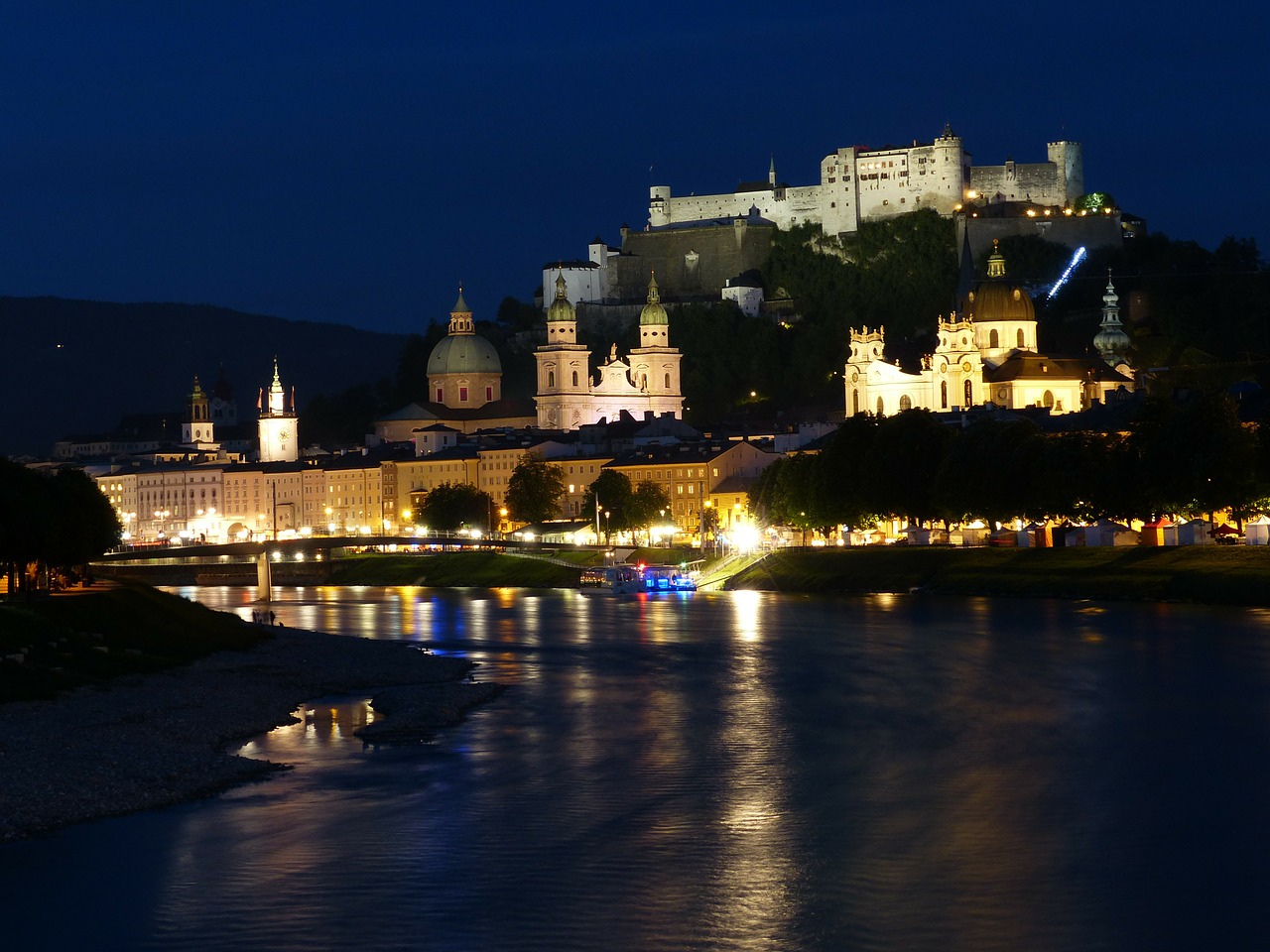 Salzburg, Naktinė Nuotrauka, Salzach, Upė, Apšvietimas, Naktis, Tamsi, Žibintai, Centro, Senamiestis