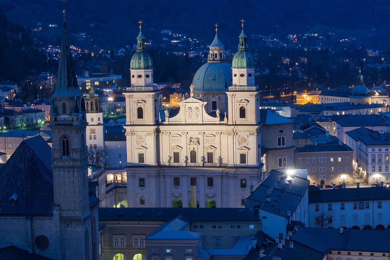 Salzburgo Katedra,  Salzburg,  Austria,  Abendstimmung,  Naktis,  Apšviestas, Nemokamos Nuotraukos,  Nemokama Licenzija