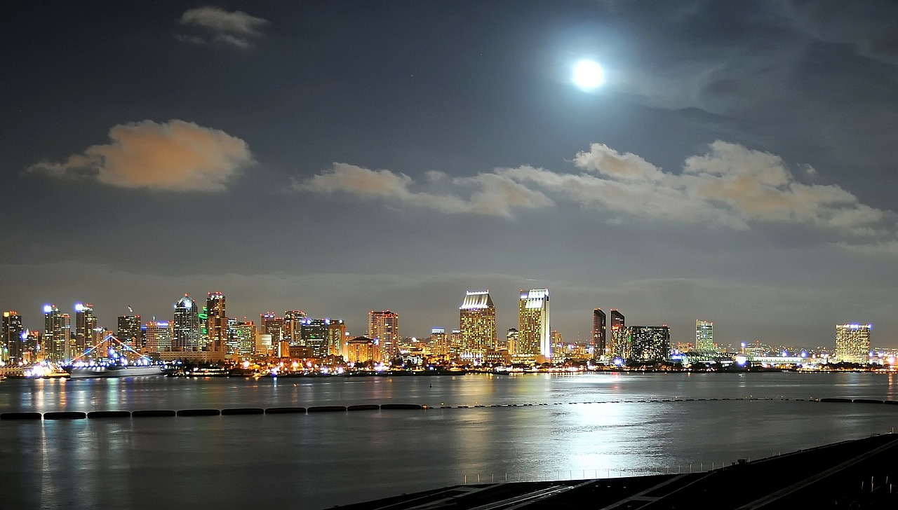 San Diego, Kalifornija, Naktis, Vakaras, Mėnulis, Miestas, Miestai, Miesto, Panorama, Dangoraižiai