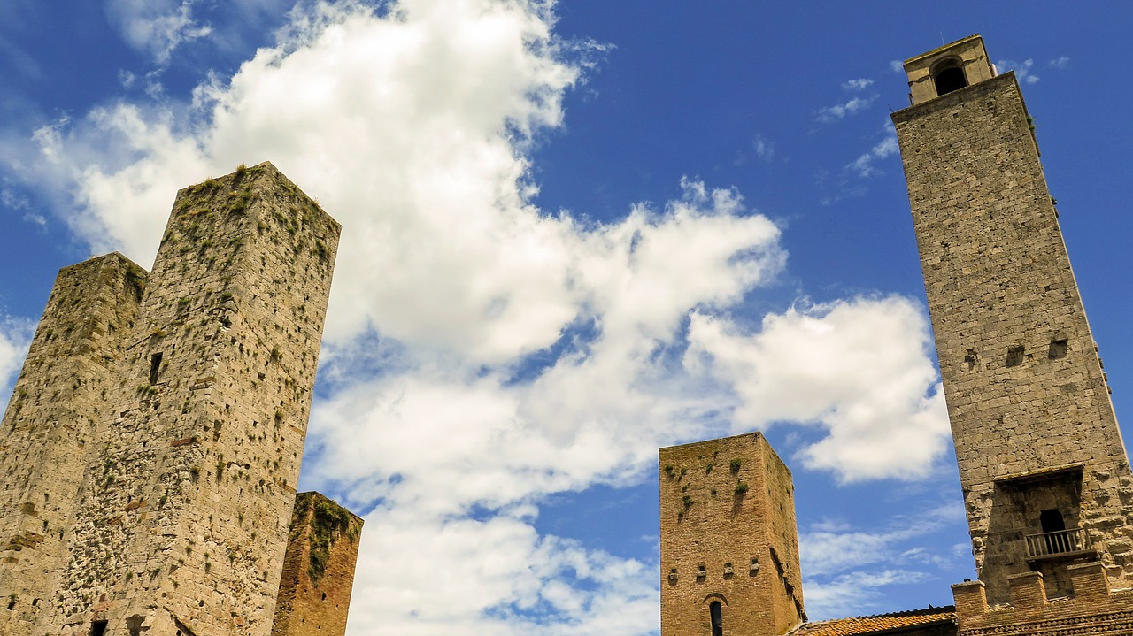 San Gimignano, Italy, Toskana, Bokštai, Dangus, Debesys, Miestas, Istoriškai, Viduramžiai, Nemokamos Nuotraukos