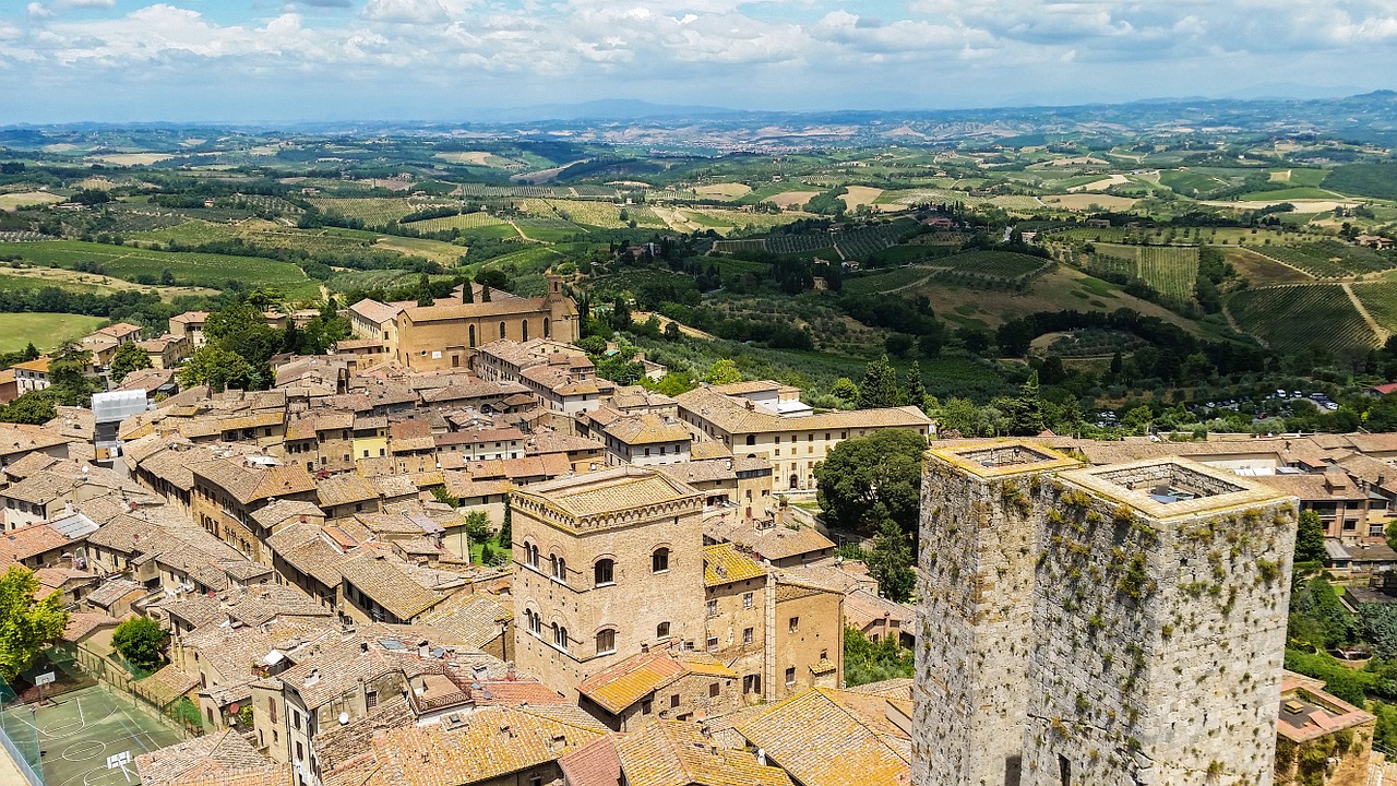 San Gimignano, Italy, Toskana, Miestas, Viduramžiai, Bokštai, Kraštovaizdis, Debesys, Dangus, Nemokamos Nuotraukos