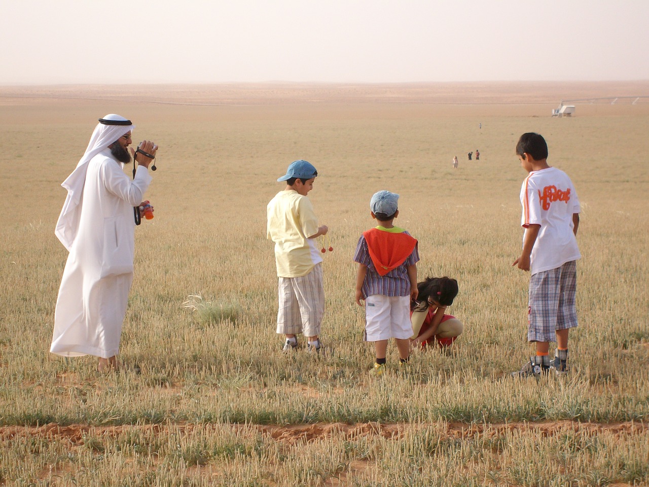 Saudi, Šeima, Dykuma, Vaikai, Tėvas, Filmavimas, Fotoaparatas, Motina, Nemokamos Nuotraukos,  Nemokama Licenzija