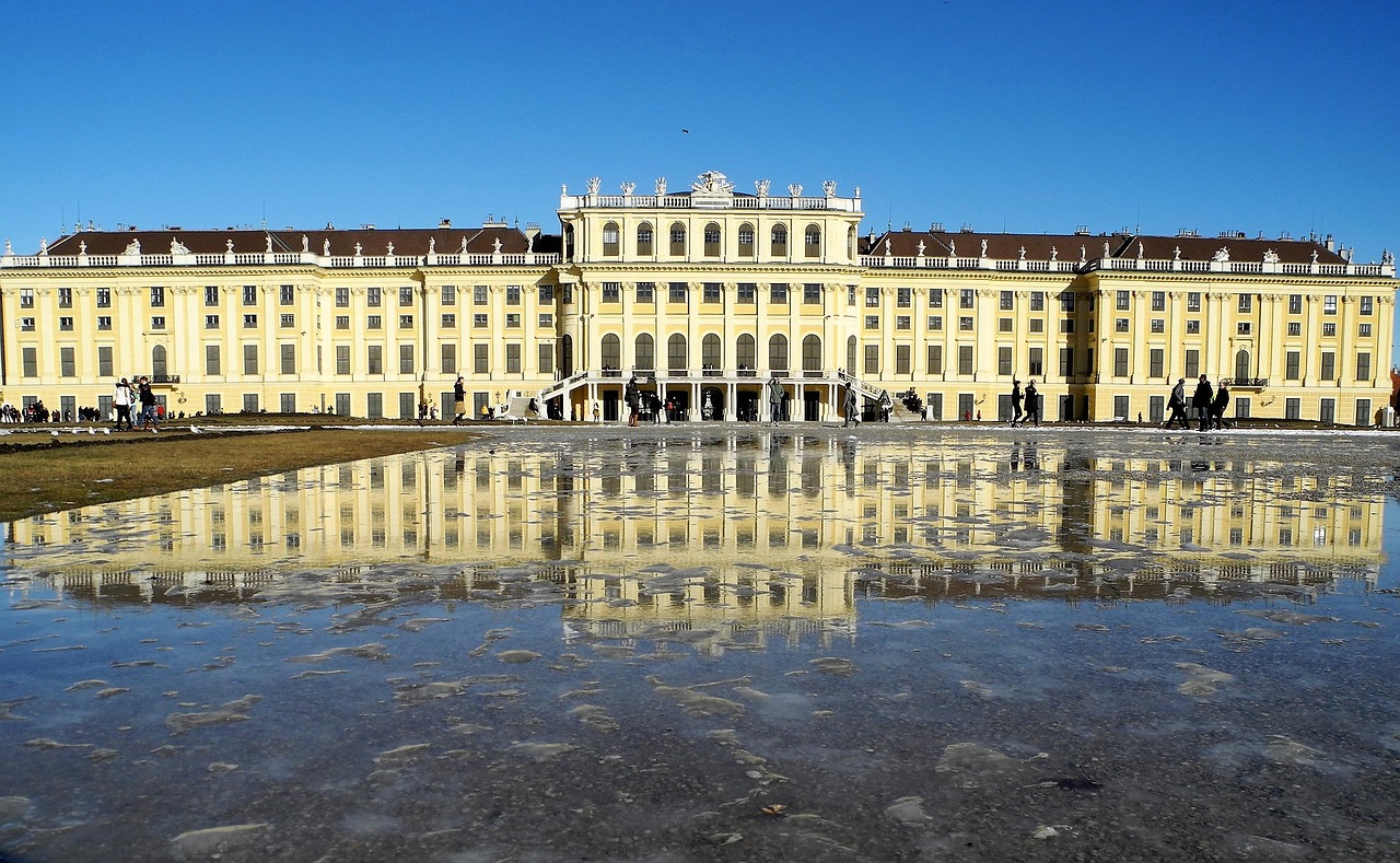 Schönbrunn Rūmai, Veidrodis, Ištirpinti Vandenį, Žiemos Pabaiga, Nemokamos Nuotraukos,  Nemokama Licenzija