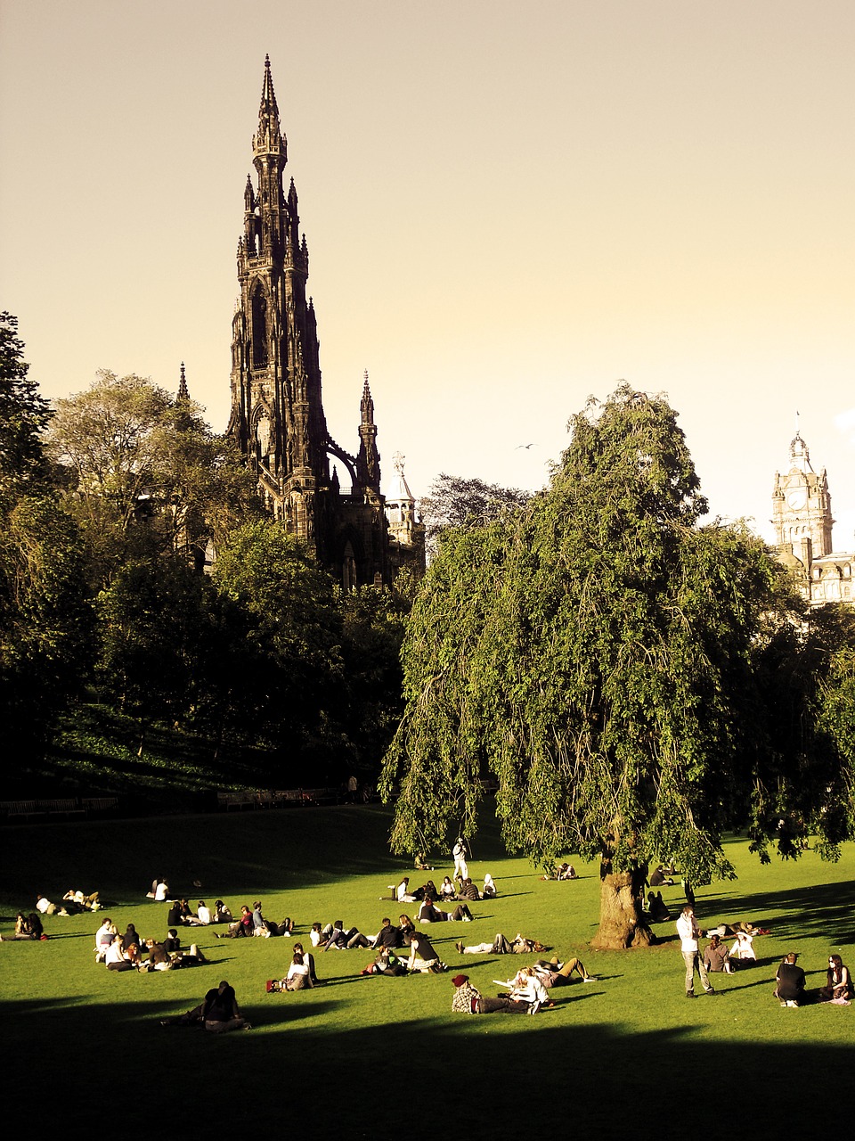 Scott Monumentas, Edinburgas, Škotija, Paminklas, Žalias, Parkas, Žmonės, Iškylai, Nemokamos Nuotraukos,  Nemokama Licenzija