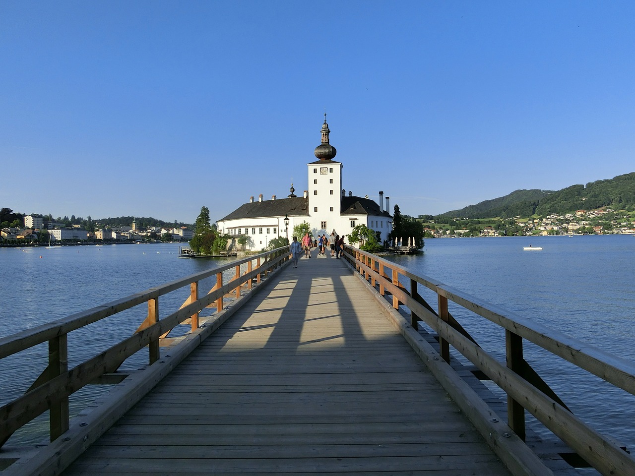 Jūrų Pilis, Gmunden, Traunsee, Vanduo, Pranešimas, Turėklai, Tiltas, Internetas, Austria, Nemokamos Nuotraukos