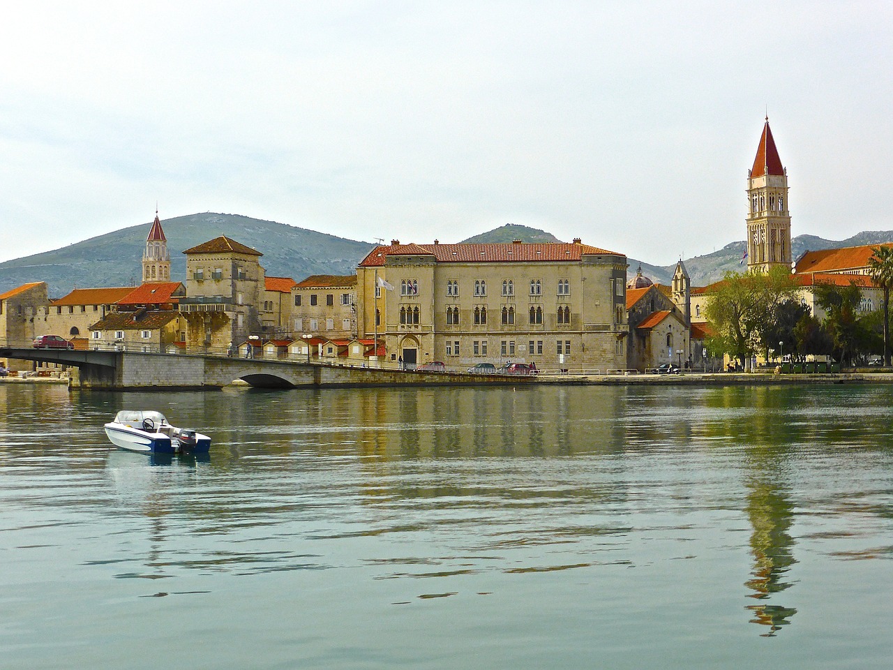 Pajūryje, Trogiras, Miesto Panorama, Romėnų, Vanduo, Atspindys, Panorama, Ramybė, Kranto, Panoraminis