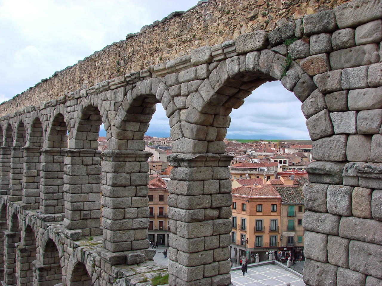 Segovia, Arkos, Viadukas, Akmuo, Žmonės, Stogai, Nemokamos Nuotraukos,  Nemokama Licenzija