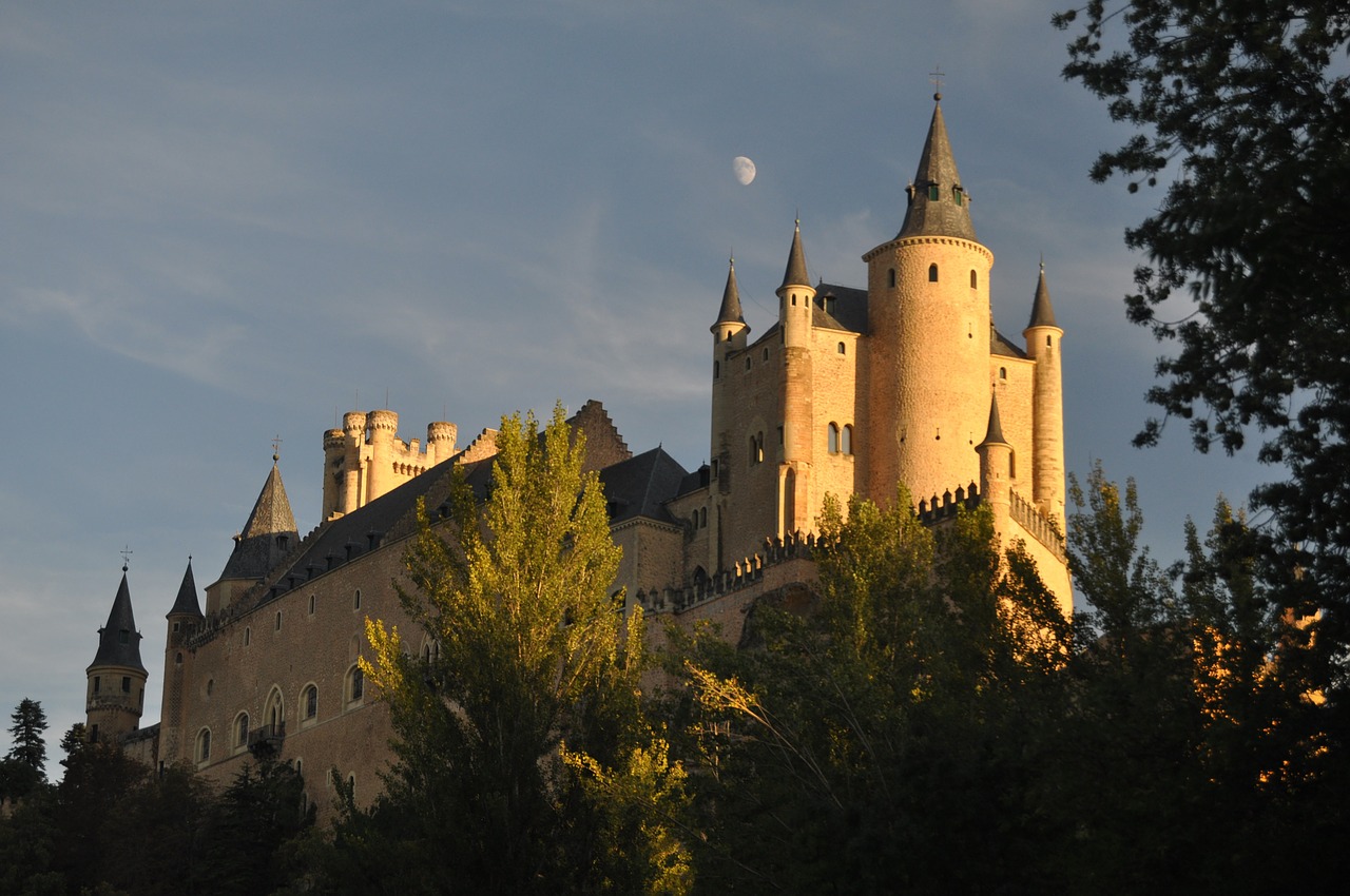 Segovia, Alkazaras, Mėnulis, Nemokamos Nuotraukos,  Nemokama Licenzija