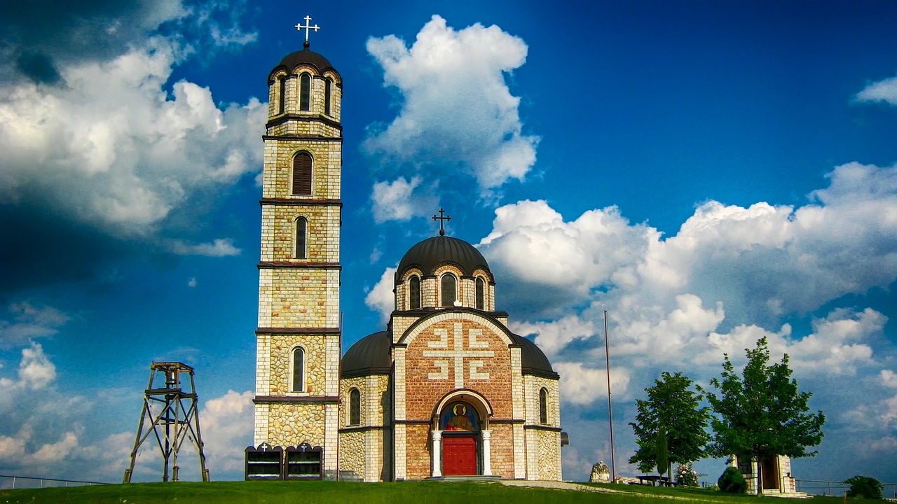 Serbija, Kraštovaizdis, Bažnyčia, Tikėjimas, Religija, Pastatas, Bokštas, Panorama, Dangus, Debesys
