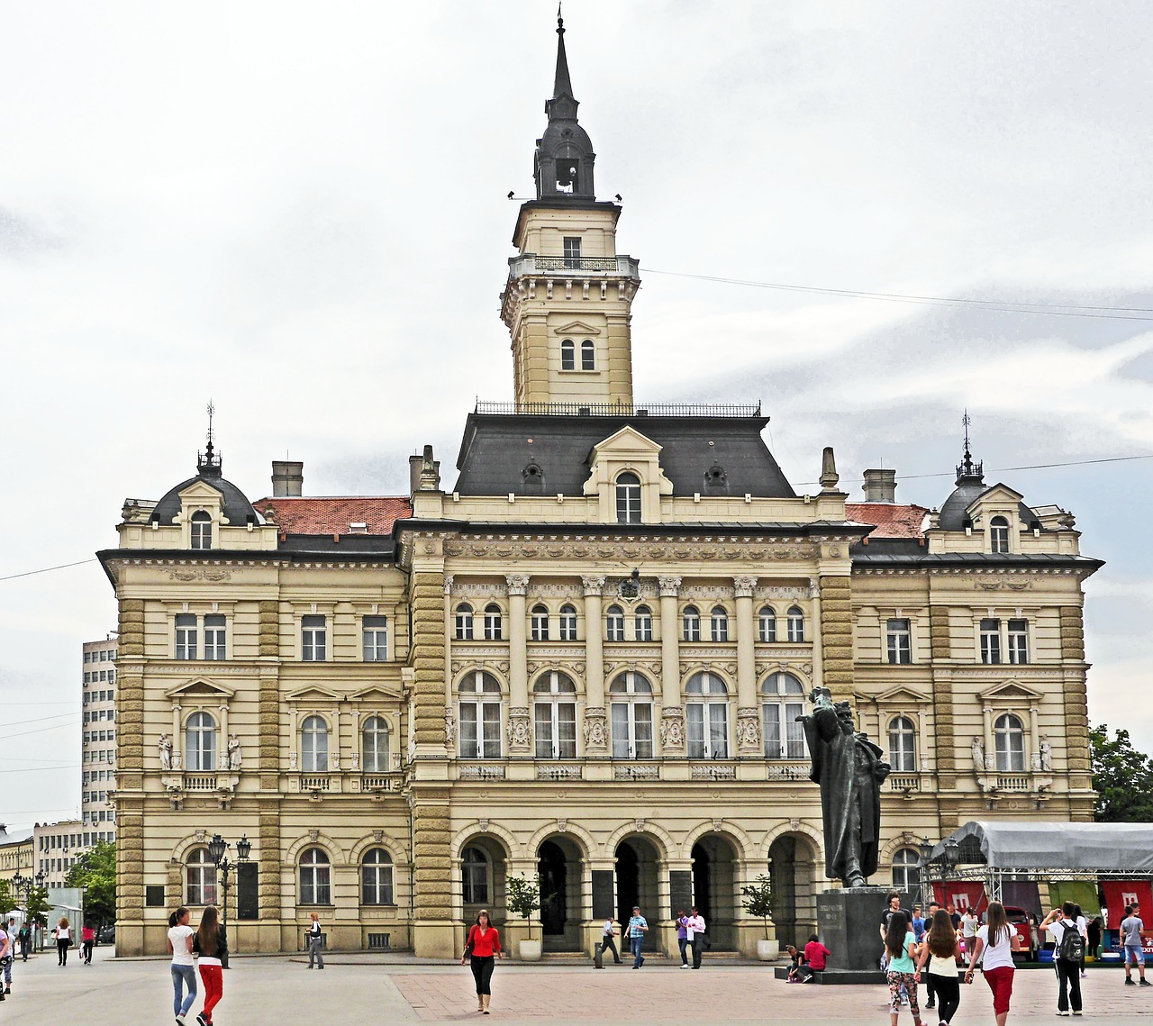 Serbija,  Novi Sad,  Miesto Rotušė,  Rotušės Aikštė,  Architektūra,  Paminklas,  Miestas,  Kelionė,  Turizmas,  Etapas