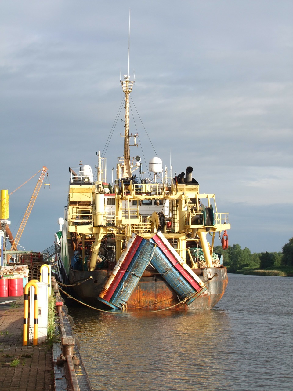 Laivas, Boot, Žvejyba, Vanduo, Bremerhaven, Upė, Weser, Industrija, Uostas, Metalas