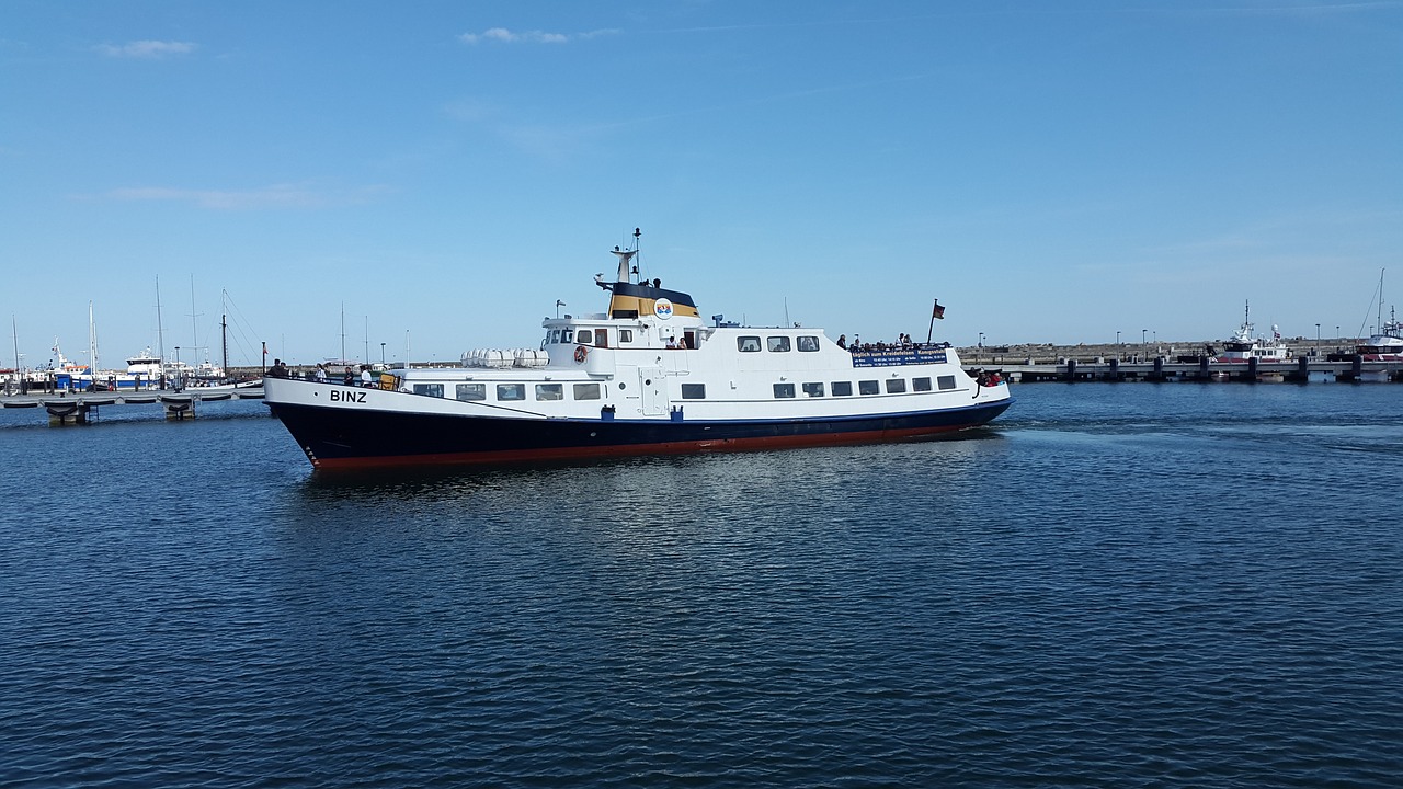 Вода судно. Судно на воде. Судно Baltic Sea. Изображения судов на воде для. Суд вода.