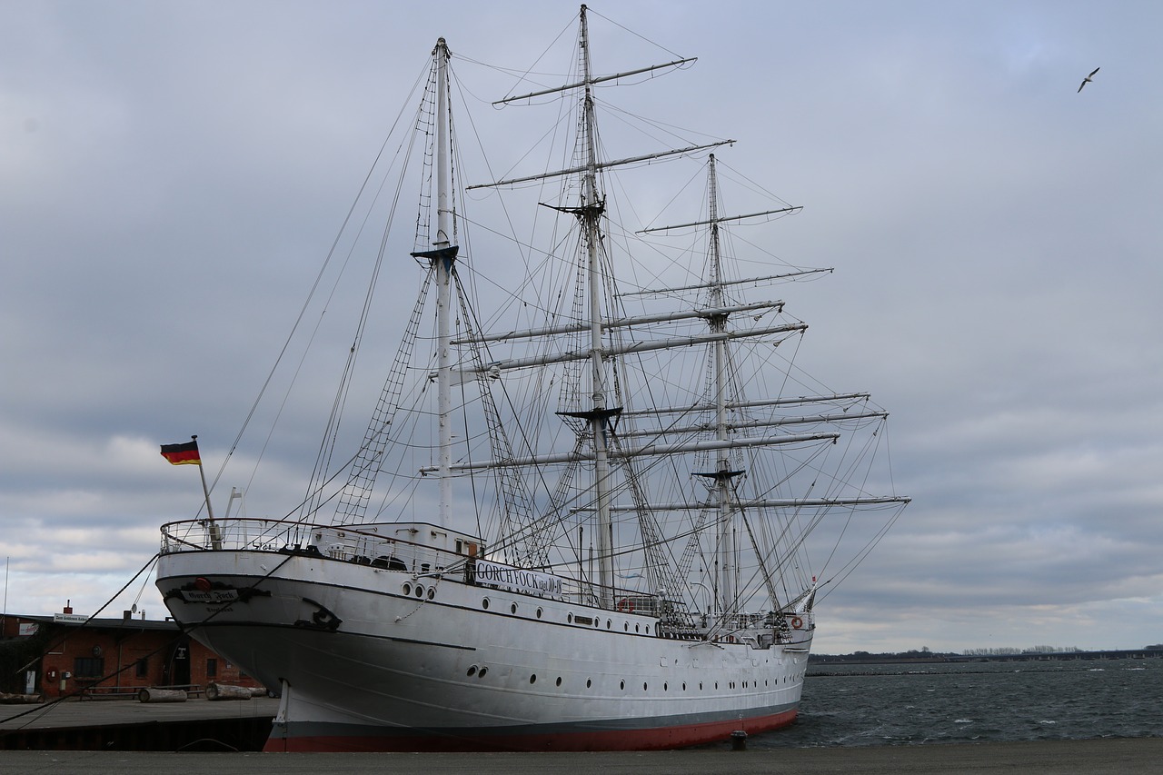 Laivyba,  Buriuotojas,  Stralsund,  Laivas,  Gorch Fock,  Muziejaus Laivas,  Jūra,  Boot,  Senas,  Vandenys