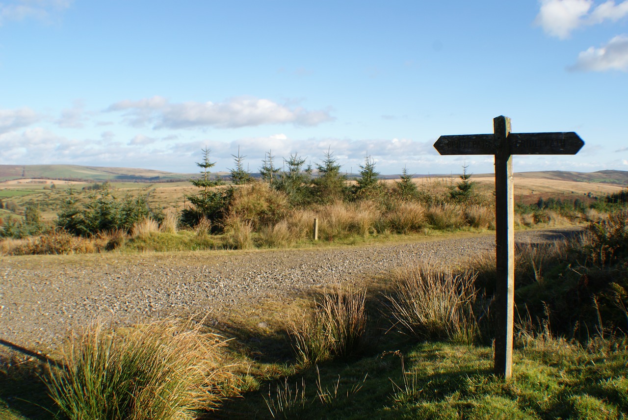 Ženklas, Kelionė, Žygis, Dartmoor, Dangus, Anglija, Kiauras, Saulė, Britanija, Turizmas