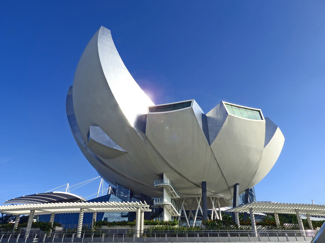 Singapūras, Meno Mokslo Muziejus, Mėlynas Dangus, Orientyras, Marina Bay Smėliai, Turizmas, Singapūro Upė, Nemokamos Nuotraukos,  Nemokama Licenzija