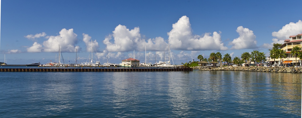 Sint Maarten, Prieplauka, Įlanka, Debesys, Saulė, Vanduo, Dangus, Kranto, Mėlynas, Uostas