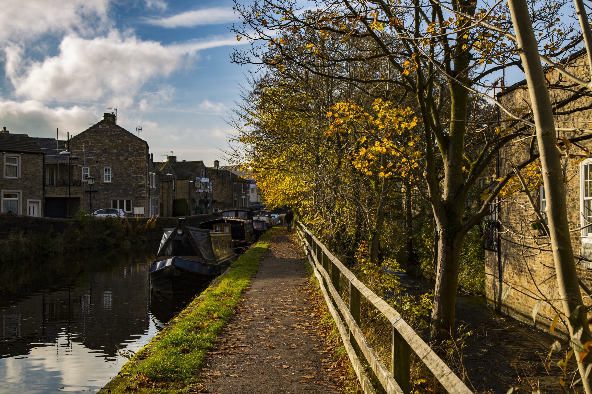 Cities and towns in england. Бекфорд город Англия. Графство Йоркшир море. Мерсисайд, Англия город. Плимут Великобритания город.