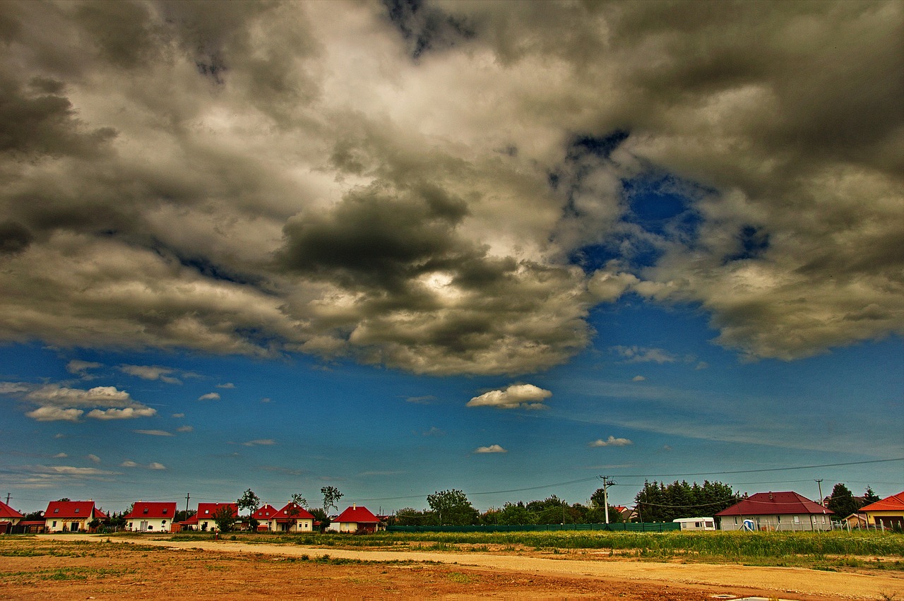 Dangus, Žemė, Debesys, Kraštovaizdis, Medžiai, Žalias, Gamta, Mediena, Vasara, Padengti Wispy