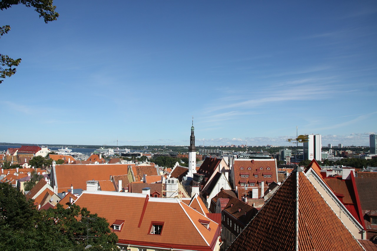 Dangus, Namas, Riga, Miestas, Mėlynas Dangus, Pastatas, Architektūra, Mėlynas, Vasara, Stogas