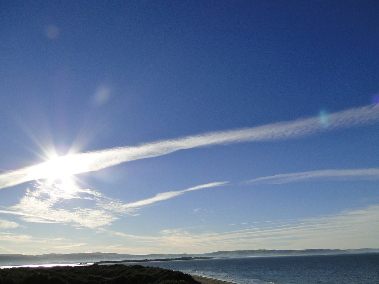 Dangus, Saulė, Mėlynas, Jūra, Pavasaris, Contrail, Vasara, Papludimys, Gamta, Velso