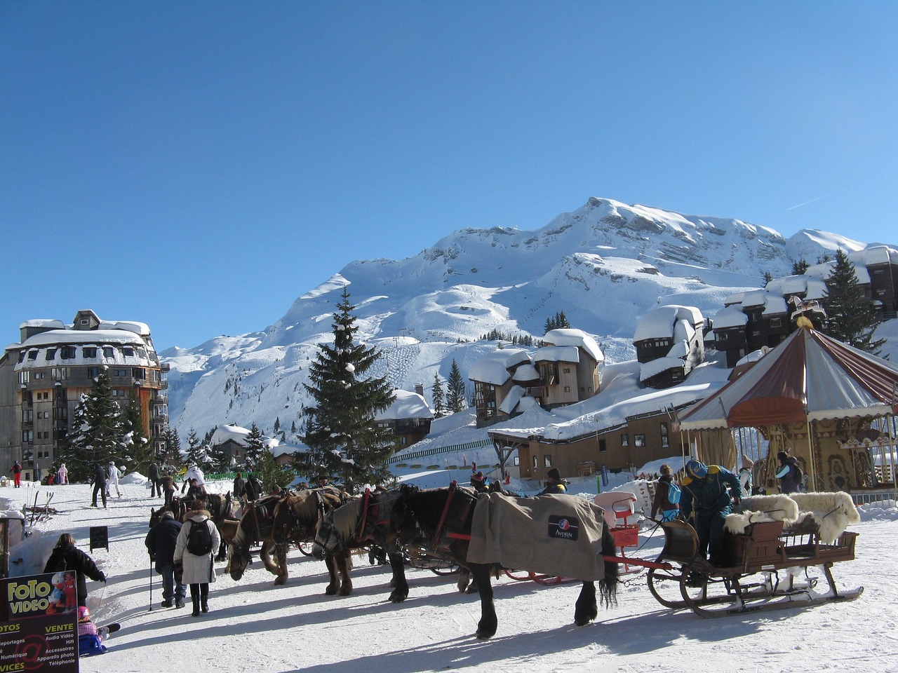 Kranai, Arklys, Sniegas, Slidinėjimas, Slidinėjimas, Žirgais, Žiema, Kalnas, Avoriaz, France