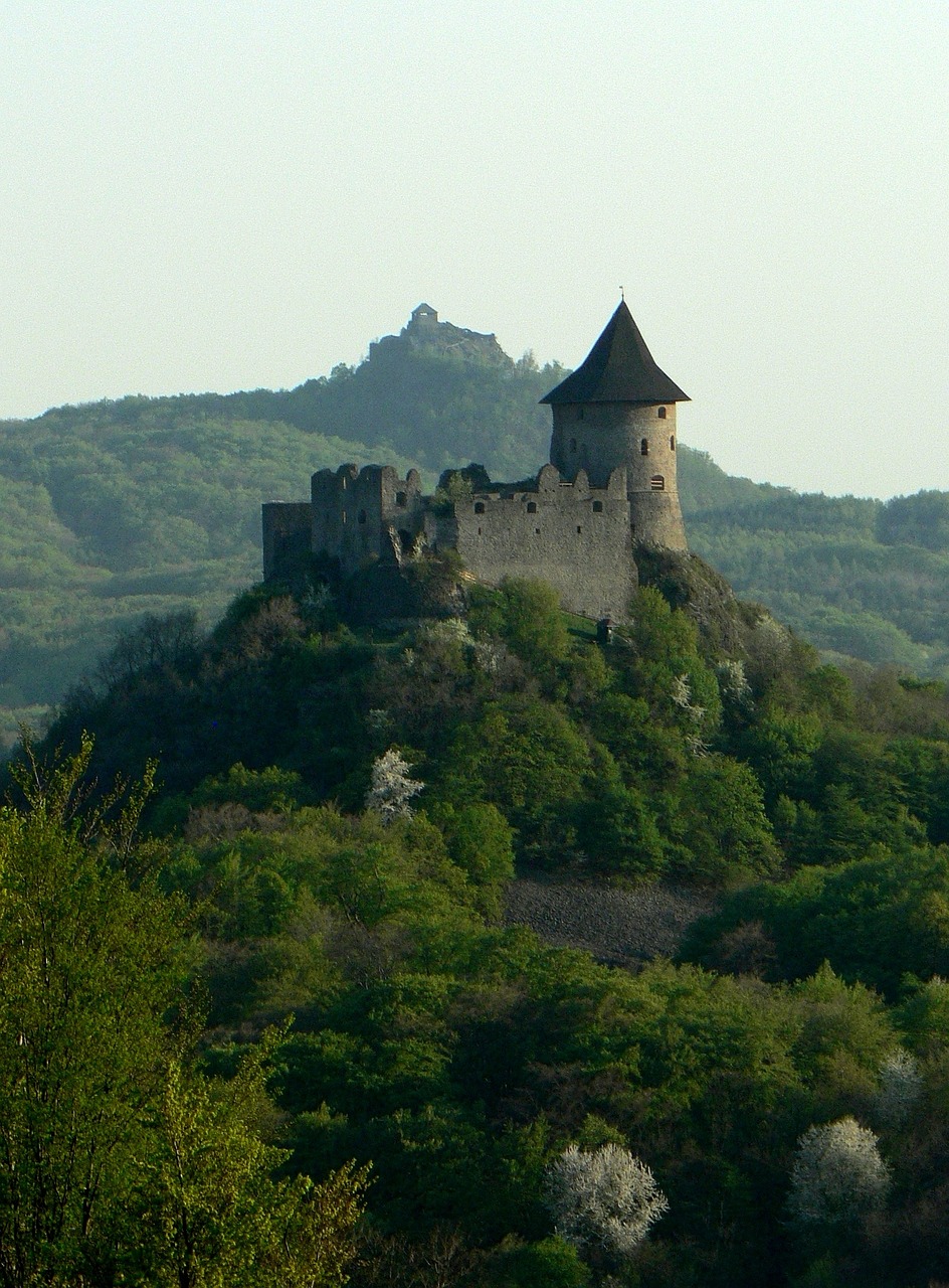 Slovakija, Vengrija, Pilis, Šalis, Šomoška, Šalga, Bokštas, Griuvėsiai, Miškas, Kalnai