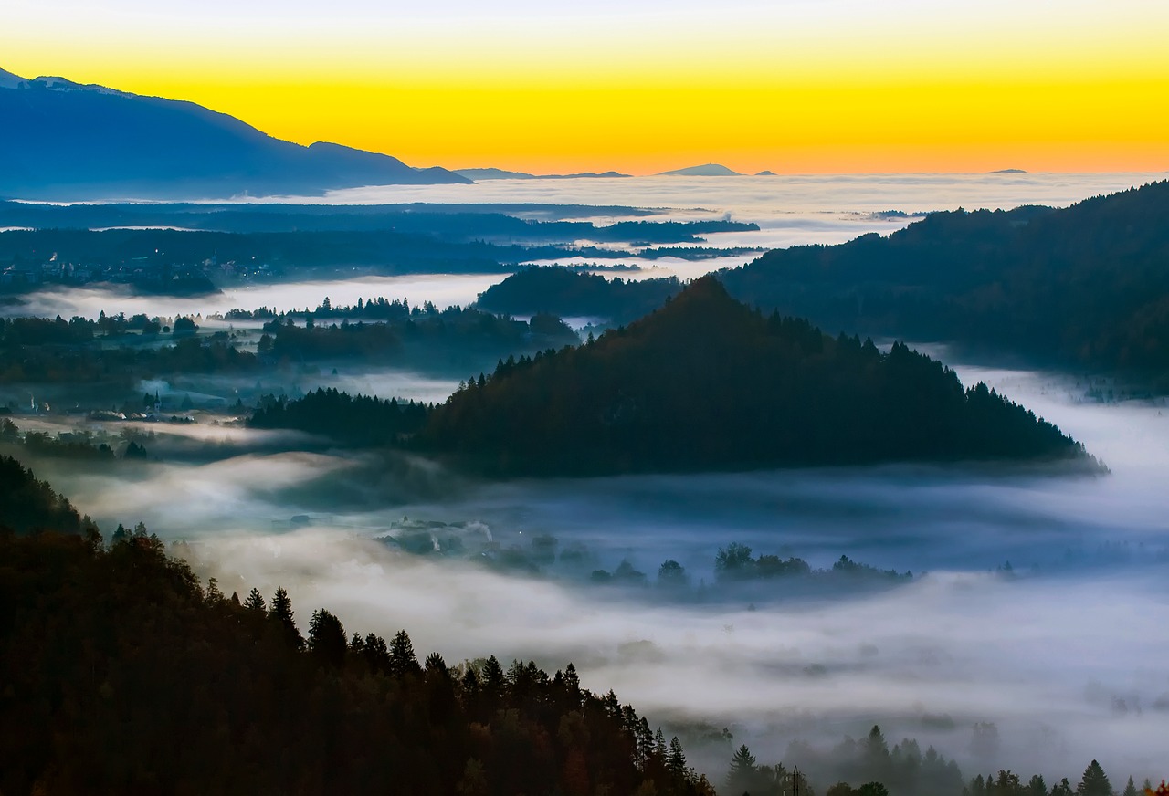 Slovenia, Saulėtekis, Aušra, Rytas, Rūkas, Migla, Migla, Kalnai, Siluetai, Gamta