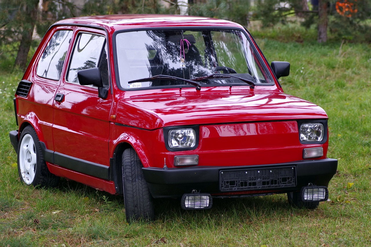 Mažas Fiat, Berniukas, Fiat, 126 P, Automobilis, Automatinis, Raudona, Restauruotas, Senas, Lenkija