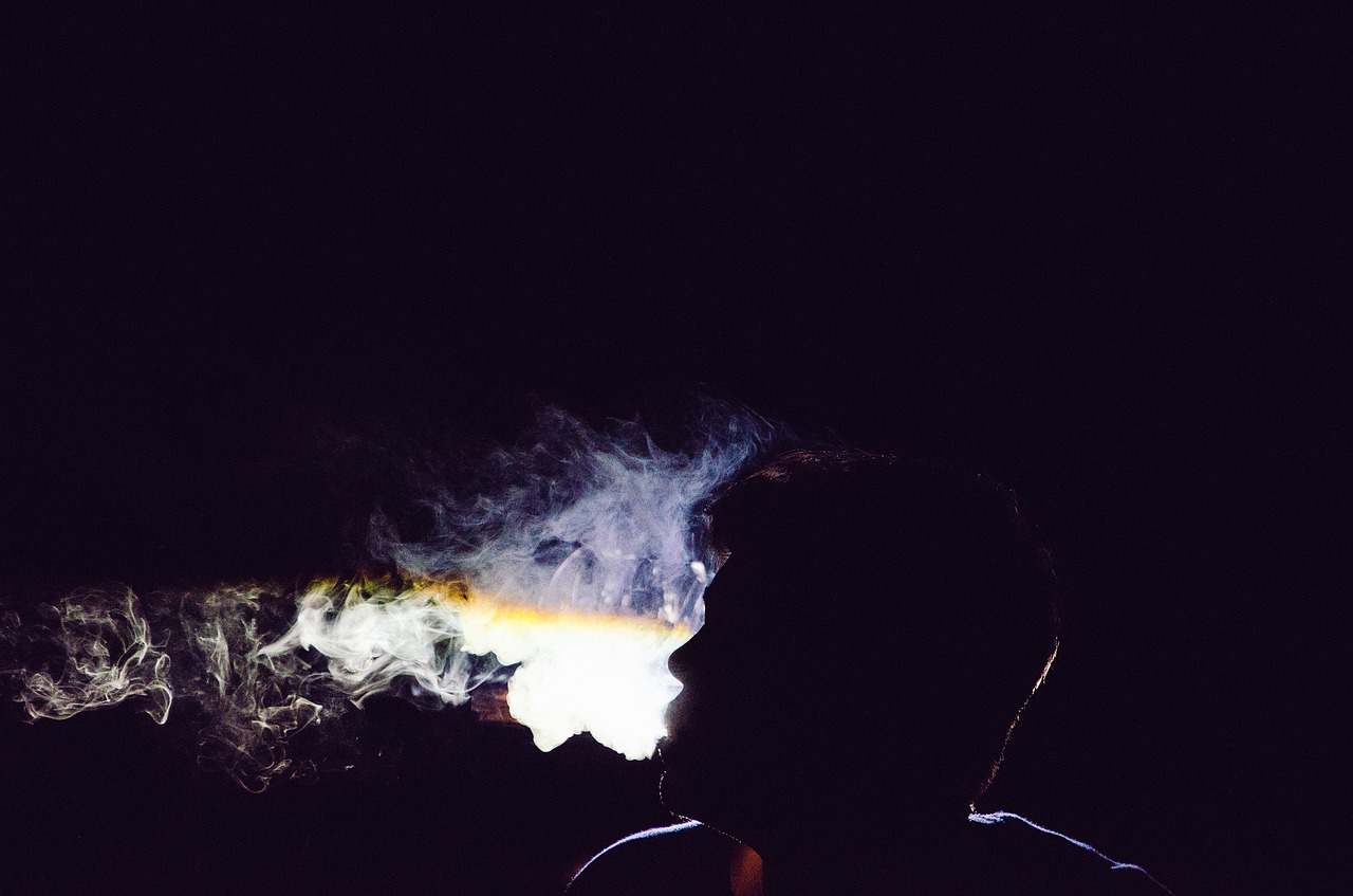 Rūkymas, Cigarečių, Cigaras, Dūmai, Vyras, Rūkytojas, Asmuo, Tamsi, Naktis, Vaikinas